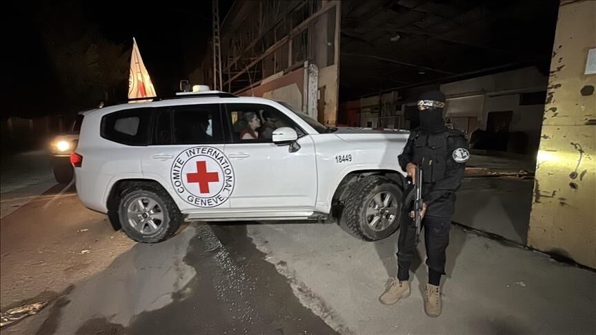 غزة.. المقاومة تسلم جثة أسير إسرائيلي والاحتلال يواصل خروقاته ونسف المباني