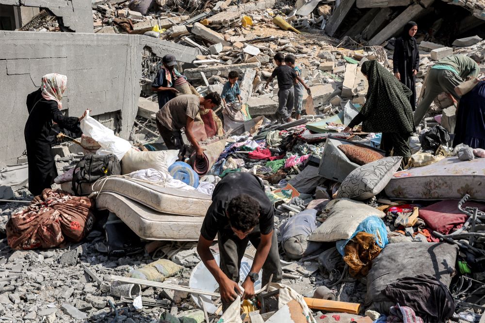 حرب الإبادة في غزة: إسرائيل تقتل 106 فلسطيناً وتواصل نسف المنازل في القطاع