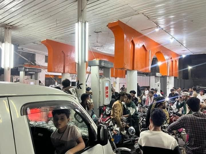 تعز.. أزمة خانقة في المشتقات النفطية ومادة الغاز المنزلي وسط صمت رسمي