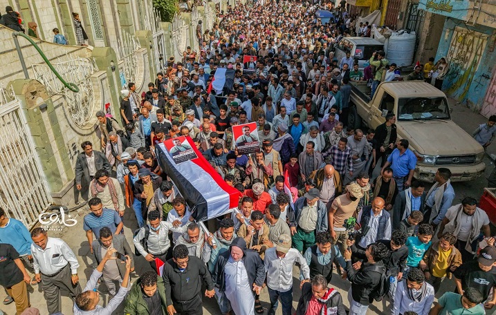 تعز.. تشييع مهيب لشهداء التفجير الذي استهدف مقر حزب الإصلاح