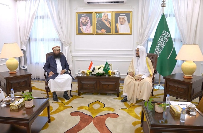 وزير الأوقاف يبحث مع وزير الشؤون الإسلامية السعودي تعزيز التعاون المشترك