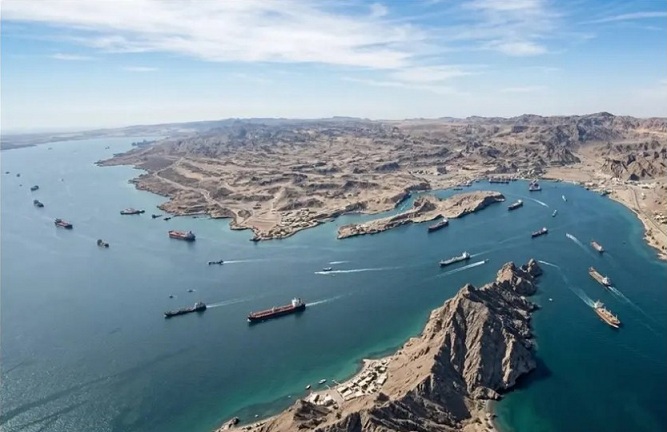 هرمز بين الألغام والمفاوضات.. من يمر ومن يُمنع في الممر البحري الأخطر بالعالم؟