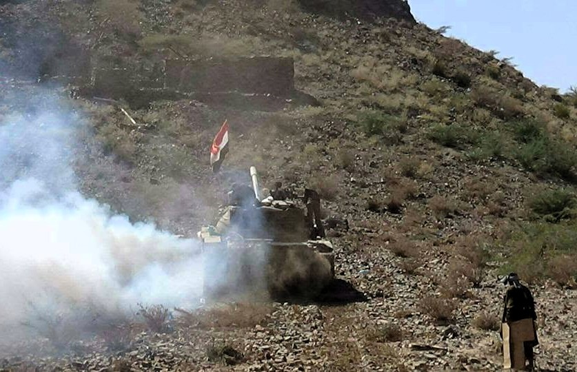 تعز.. مقتل 30 من عناصر ميليشيات الحوثي وتدمير آليات عسكرية بمواجهات في الوازعية