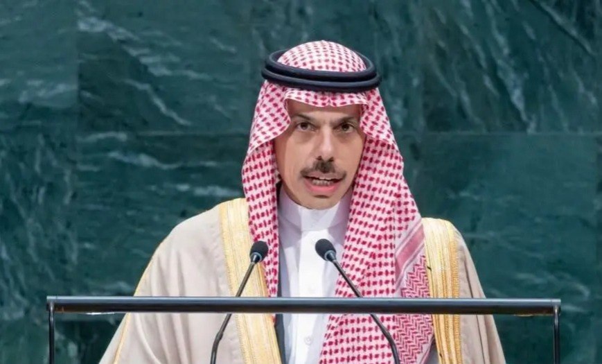 السعودية تشدد على ضمان حماية حرية الملاحة في باب المندب والبحر الأحمر وخليج عدن