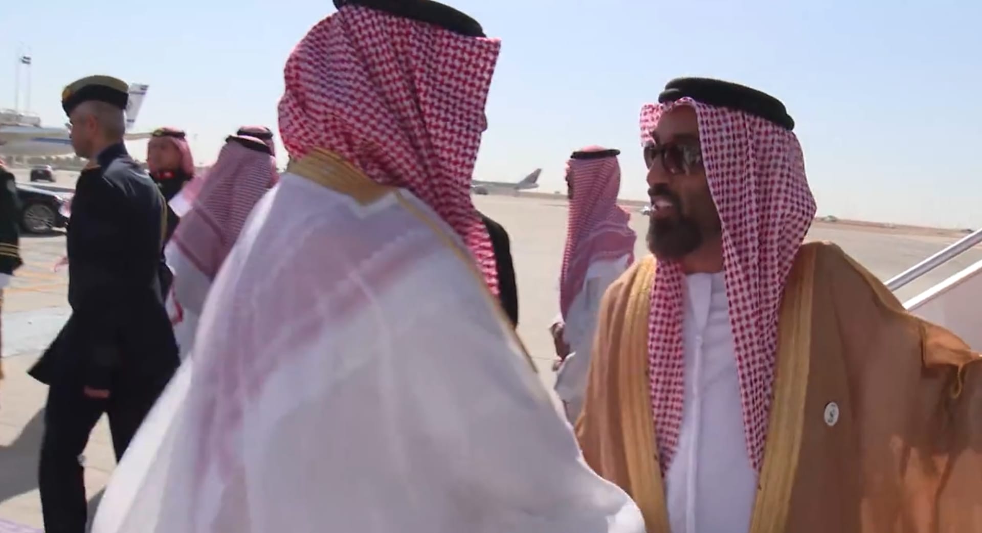 السعودية برسالة إلى "طحنون بن زايد": سنتحمل المسؤولية باليمن وخلافنا لا يحتاج وساطة