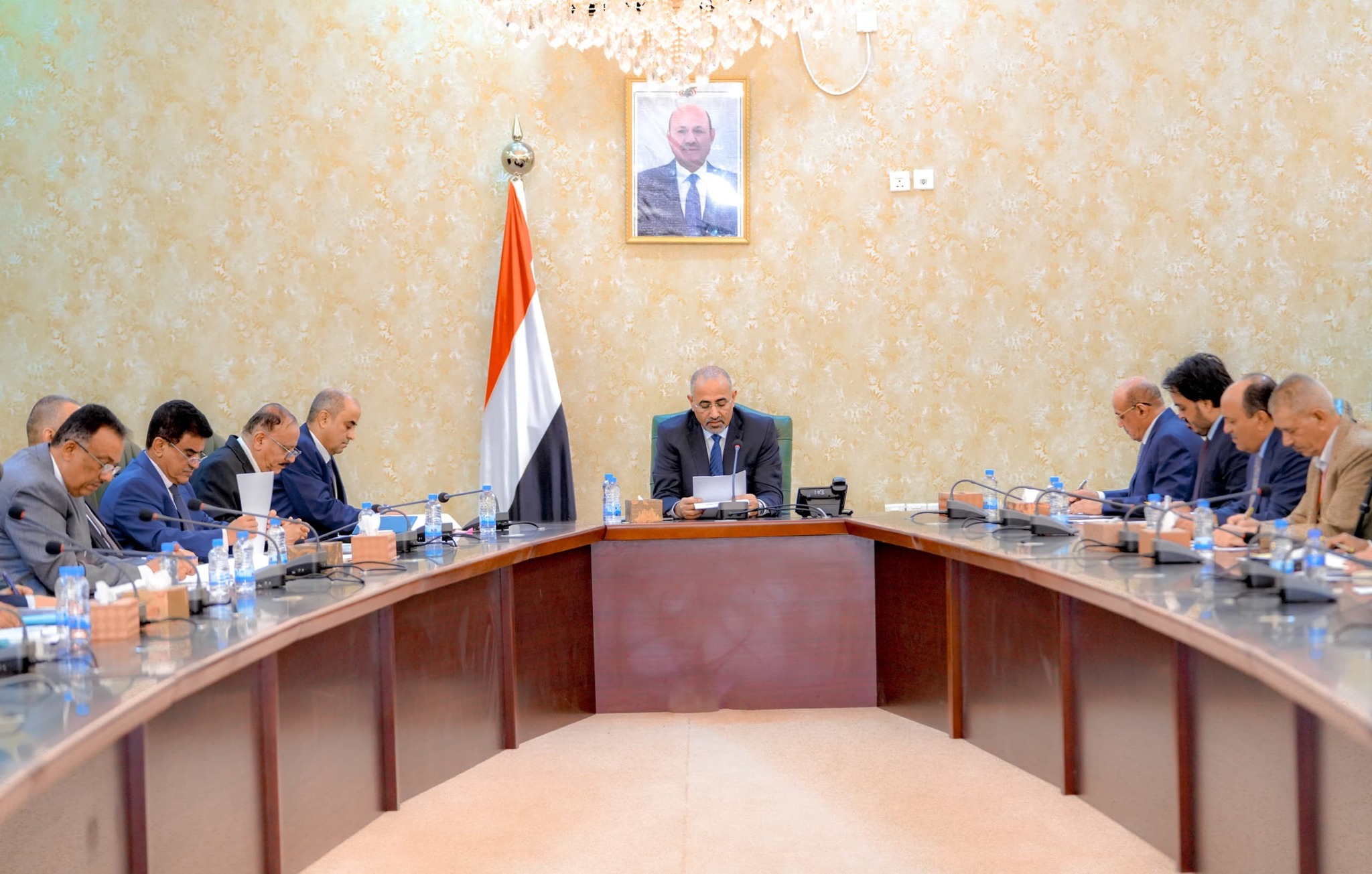 اللجنة العليا للموارد تبحث الأوضاع الاقتصادية وتدابير تفعيل المؤسسات الإيرادية