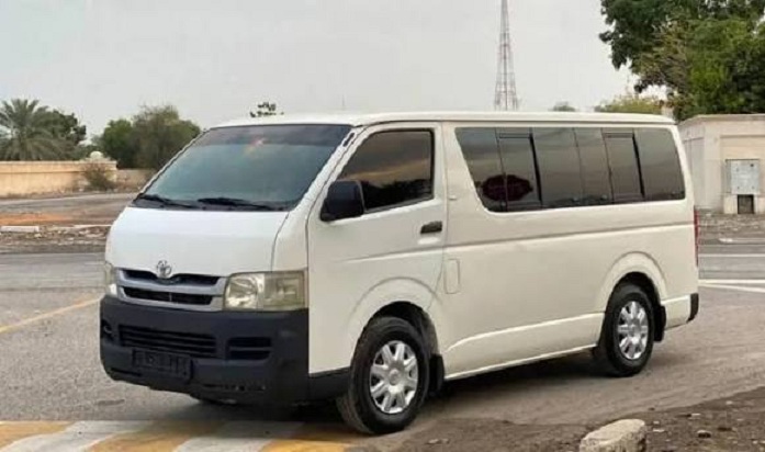 أبين.. مسلحون يختطفون باص ركاب يقل مسافرين من تعز