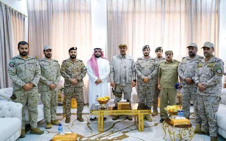 صحيفة: الوفدان السعودي الإماراتي يبحثان في عدن آليات خروج الانتقالي من حضرموت والمهرة