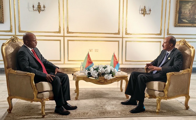 الرئيس الإريتري: محاولات إنشاء قواعد عسكرية في جُزر اليمن يرسخ مطامع قوى خارجية للهيمنة العسكرية