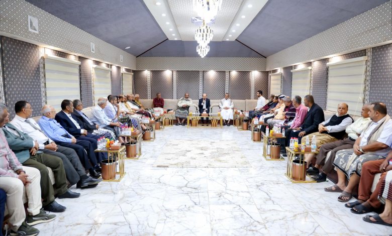 الزنداني: الإصلاح الإداري والوظيفي أولوية رئيسية للحكومة لإعادة بناء مؤسسات الدولة