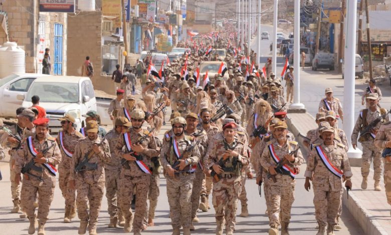 المنطقة العسكرية السادسة تنفذ مَسيرًا راجلاً تزامنًا مع الذكرى الـ 36 للوحدة اليمنية