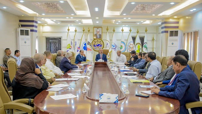 عدن..وزير النقل يتعهد ببسط سيادة الدولة على كل المنافذ والموانئ