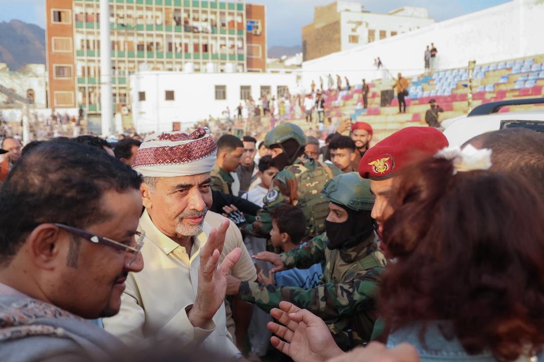 3 فقط داخل اليمن.. مجلس الرئاسة يوجّه معايدة باهته من خارج البلاد