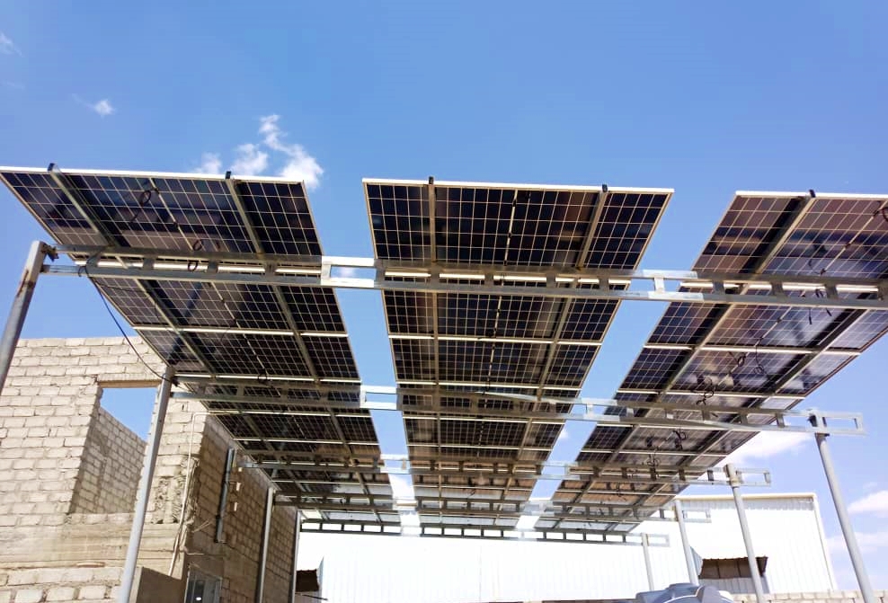 الطاقة الشمسية في اليمن.. سوق جديد يوفر فرص عمل رغم تحديات الأزمة