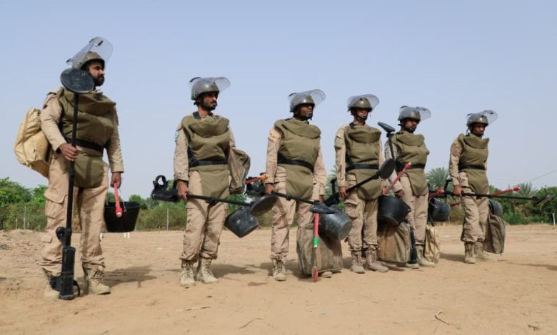 "مسام" يدشن دورة تنشيطية لرفع كفاءة فرق نزع الألغام في مأرب والجوف وشبوة
