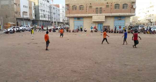 عدن.. مواطنون يطالبون بوقف الاستيلاء على متنفس رياضي من قبل متنفذ