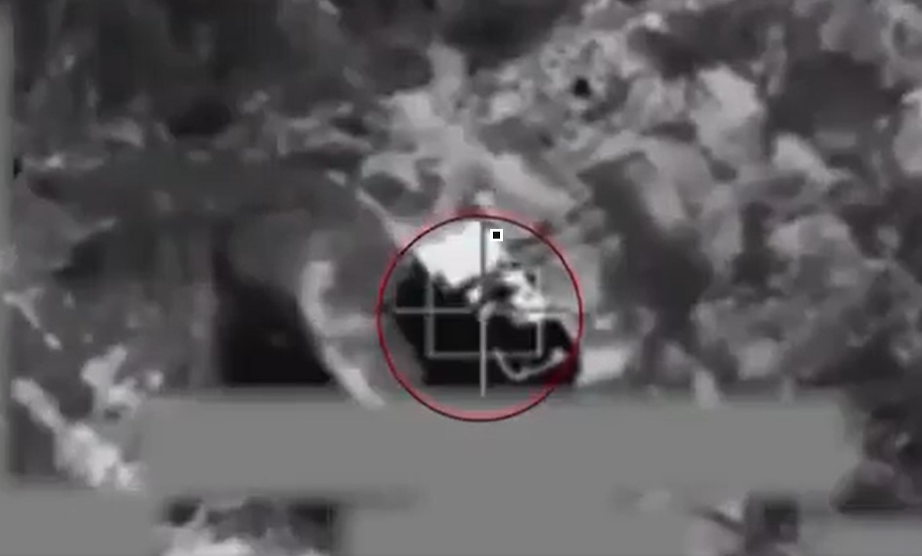 الجيش اليمني يستهدف ميلشيات الحوثي في تعز وعدد من المناطق العسكرية (فيديوهات)