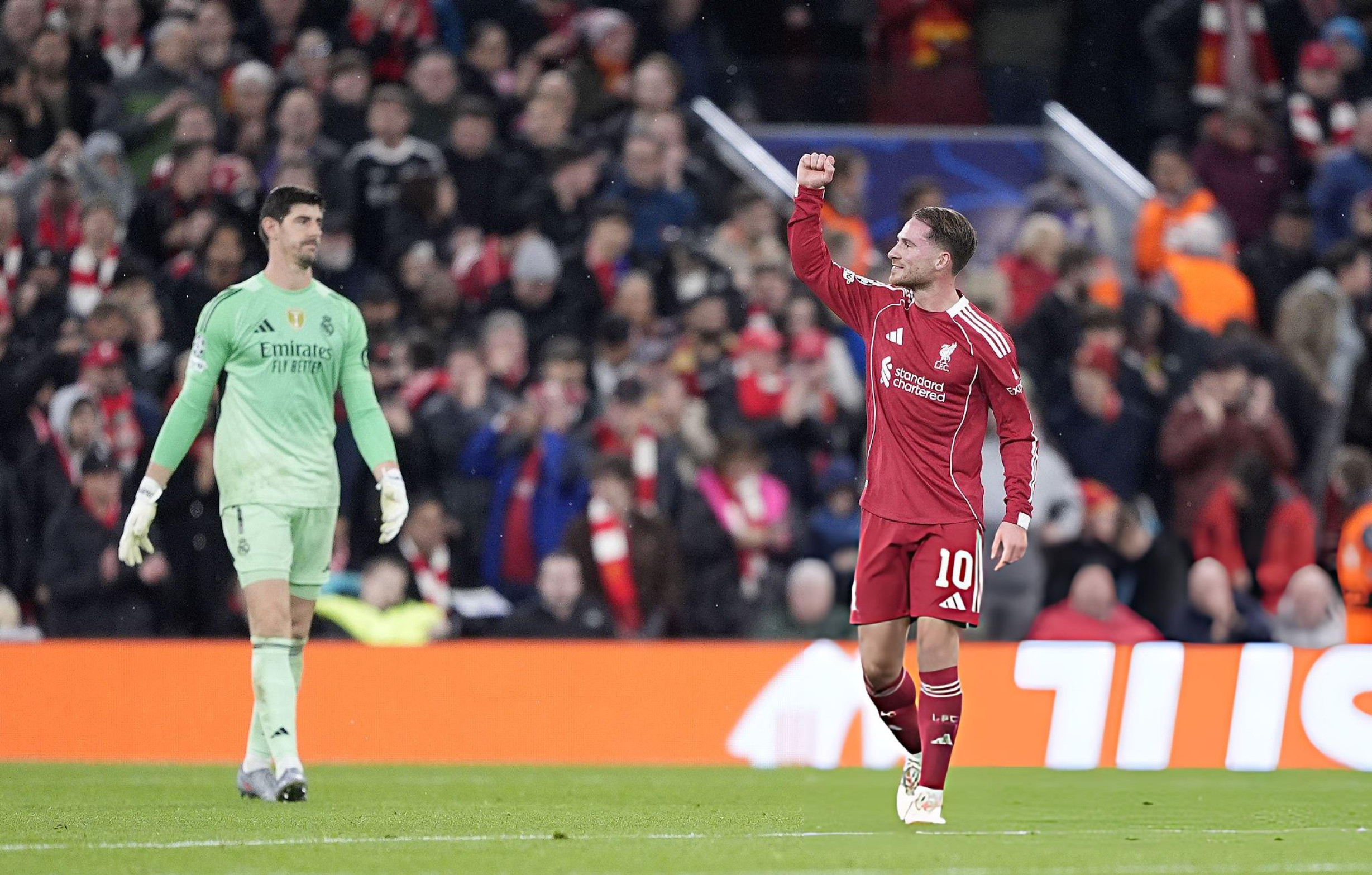 ليفربول يتخطّى ريال مدريد وبايرن ميونيخ يحسم القمّة أمام باريس سان جيرمان