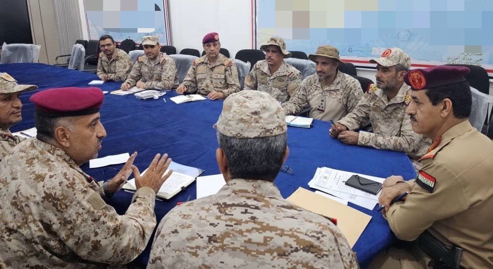 وزير الدفاع يوجّه بالحفاظ على أعلى درجات الجاهزية والتنسيق بين مختلف التشكيلات العسكرية