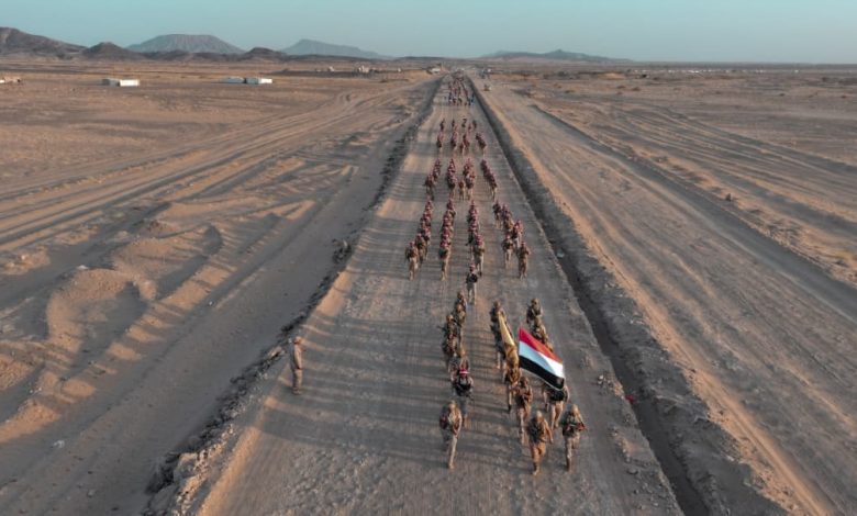 لرفع الجاهزية القتالية.. المنطقة العسكرية الثالثة تنفذ مسيرًا عسكريًا في مأرب