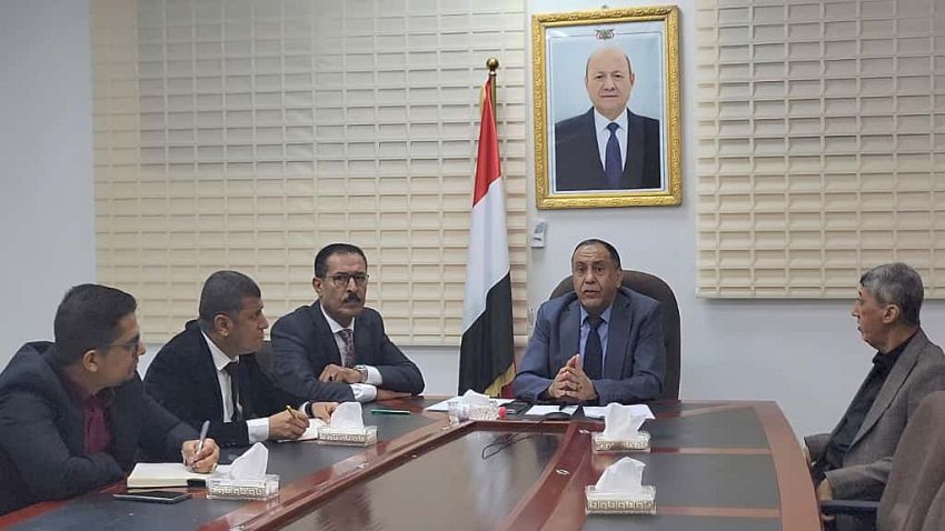 الحكومة تؤكد أهمية الوقوف بجدية أمام التحديات التي تواجه القطاع الخاص 