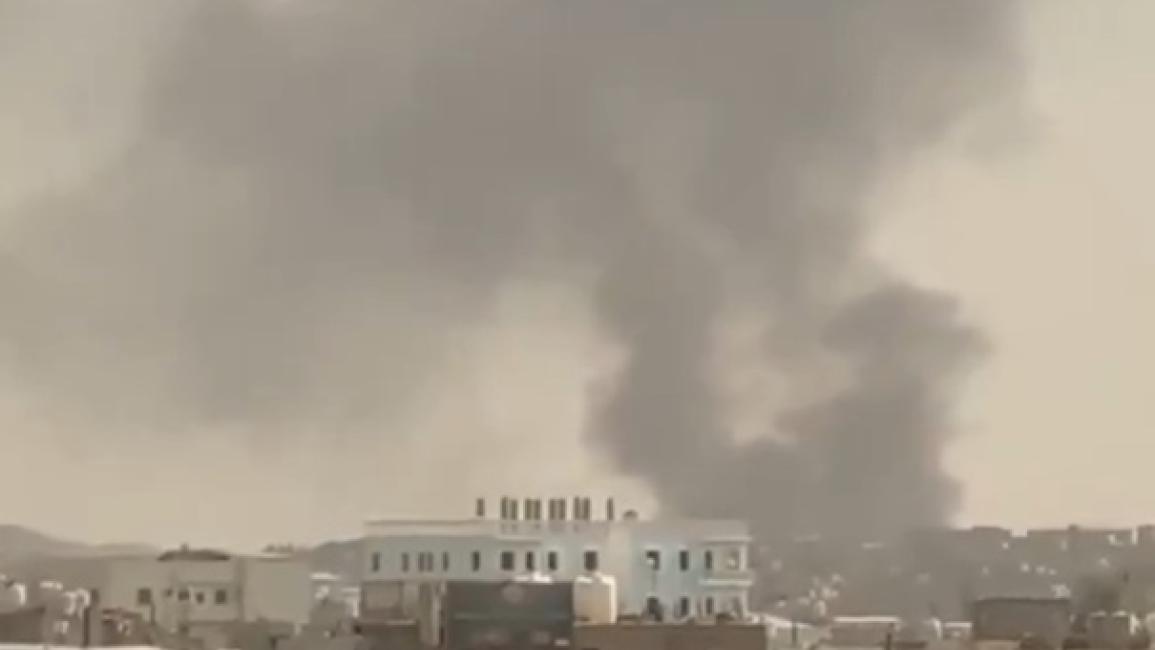 منظمة حقوقية: تعمد الحوثيين استهداف النازحين والمدنيين ترقى إلى جريمة حرب